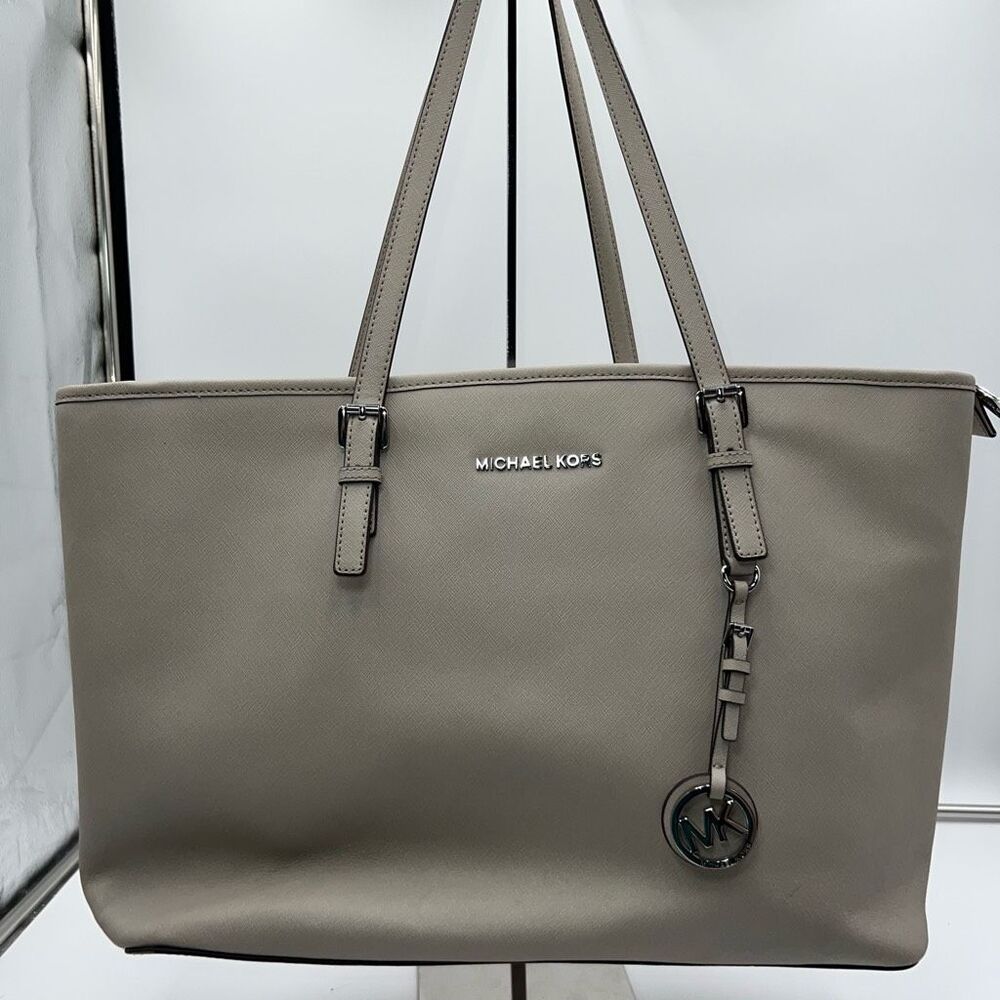 Michael Kors Jet Set Travel Saffiano Leather Top-Zip Tote Bag